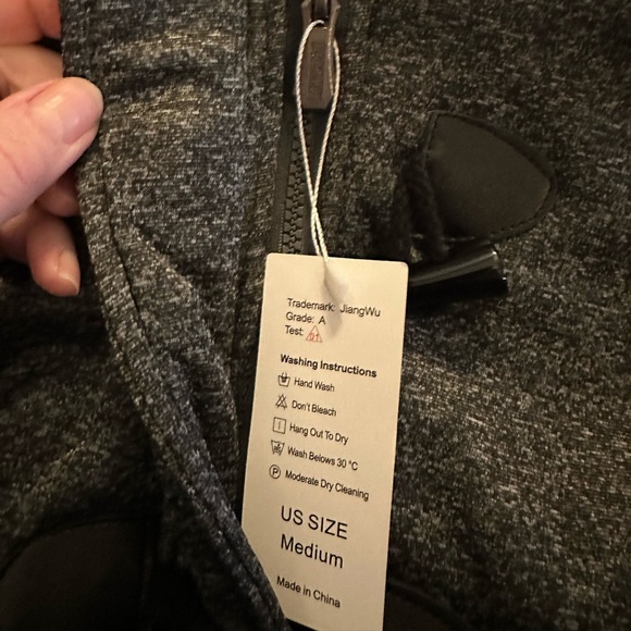 JiangWu Womens Fashion Horn Button Fleece Thicken Coat with Hood - Picture 3 of 9